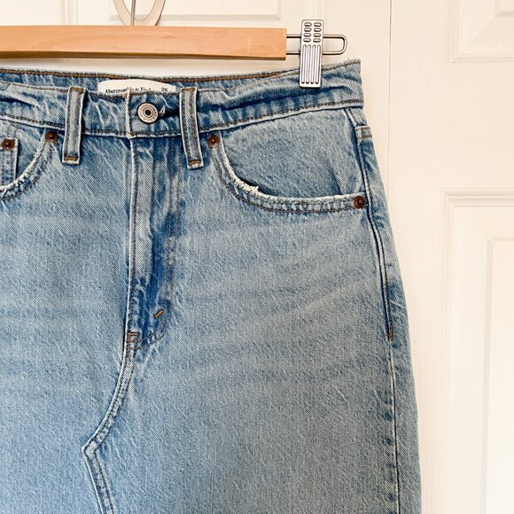 Abercrombie & Fitch - Denim Skirt. Size 26 / 2 - Picture 5 of 15